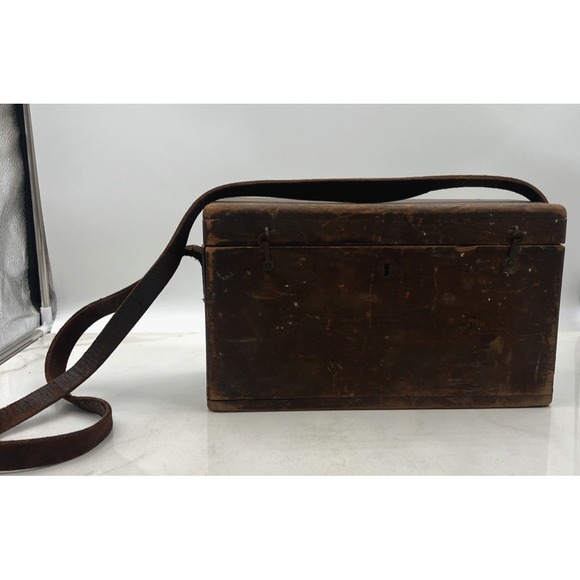 VTG Wood Box W/Leather Strap Surevyors Craftsman Transit Level Box